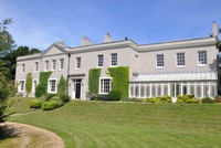 Ngôi biệt thự được rao bán dưới hình thức chơi xổ số. Ảnh: Mirror.