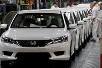 Nguồn cung xe nhập khẩu, xe trong nước dồi dào.