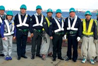 Chủ tịch HĐQT HBC Lê Viết Hải cùng đối tác đi thăm công trình xuyên biển tại Nhật Bản.