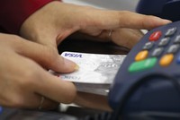 Thẻ tín dụng đang có tốc độ tăng trưởng tới 50%/năm.