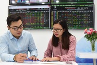 Giải mã cổ phiếu lệch pha kết quả doanh nghiệp