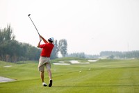 Đánh golf - môn thể thao của giới nhà giàu - đương nhiên được tỷ phú ưa chuộng. Ảnh: CNBC.