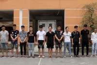 Nhóm nghi can tại cơ quan điều tra.