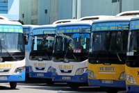 Tài xế đồng loạt đình công, nhiều xe buýt ở Nha Trang nằm trong bãi. Ảnh: Xuân Ngọc.