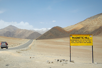 Bí ẩn về nơi ôtô tắt máy tự chạy lên dốc ở Ấn Độ