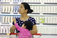 Người tiêu dùng cần trở thành người tiêu dùng thông thái, không nhẹ dạ cả tin hoặc đưa tin chưa kiểm chứng, a dua theo tâm lý đám đông.