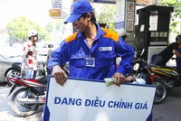 Giá xăng giảm 380 đồng từ 15h chiều ngày 1/6