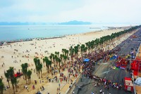 Đường bao biển Bãi Cháy chạy dọc theo quần thể du lịch, giải trí, nghỉ dưỡng đẳng cấp tại Hạ Long.