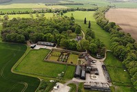 Khu trang trại 6,5 triệu bảng của Adrian bị bỏ hoang nhiều tháng nay. Ảnh: Mirror.