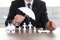 Nhà đầu tư cẩn trọng luôn có ít nhất 1-2 hợp đồng bảo hiểm nhân thọ.