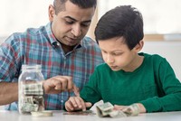 Từ thời thơ ấu, hãy cho trẻ một bộ não tư duy phong phú và xây dựng khái niệm giàu có trong tâm trí của chúng để mở rộng hình dung về cuộc sống trong tương lai. Ảnh: Askmen.