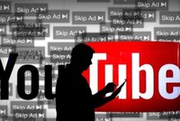 Quảng cáo phản cảm nhan nhản trên Youtube.