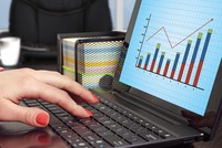 Nhà đầu tư nên chọn những công ty có chính sách kế toán nhất quán.