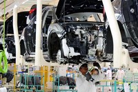 Công nghiệp ô tô VN liệu có cơ hội khi công nghiệp hỗ trợ èo uột? (ảnh minh họa).