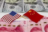 Cuộc chiến thương mại Mỹ-Trung bước vào giai đoạn nguy hiểm sau khi Trung Quốc hạ giá đồng Nhân dân tệ. (Ảnh: China Briefing).