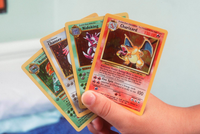 Thẻ bài Pokemon phát hành năm 1999.