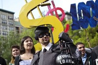 Nền giáo dục của ĐH Harvard luôn nhận được sự hỗ trợ của các cựu sinh viên thành đạt. Ảnh: Reuters / Andrew Burton.