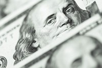 Fed sẽ không theo chân Ngân hàng Trung ương châu Âu