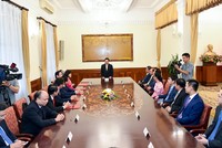 Toàn cảnh lễ trao Quyết định cho 6 tân Đại sứ. Ảnh: VGP.