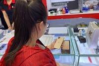 Người Việt săn iPhone 11 Pro Max, giá về bình ổn sớm.