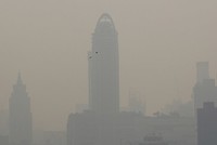 Bangkok ô nhiễm không khí nghiêm trọng hồi tháng 2 năm nay khiến người dân bị ho ra máu (Ảnh: EPA).