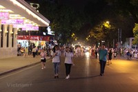 Phố đi bộ Hồ Gươm.