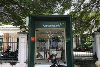 Khi thấy cô gái trẻ rút tiền từ trụ ATM, Cường tiến lại gần rồi dùng dao khống chế. Sau khi cướp được 2,5 triệu đồng, Cường nhanh chân tẩu thoát.