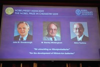 3 nhà khoa học John B. Goodenough, M. Stanley Whittingham và Akira Yoshino được trao giải Nobel Hóa học năm 2019 (Ảnh: AP).