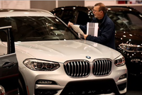 Hơn 250.000 xe BMW đang được triệu hồi để sửa lỗi không hiển thị hình ảnh từ camera lùi, làm tăng nguy cơ va chạm. Ảnh: The Plain Dealer.