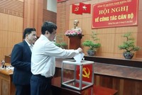 Các đại biểu đã bầu đồng chí Lê Trí Thanh giữ chức Phó Bí thư Tỉnh ủy Quảng Nam.