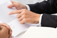 Dai dẳng tranh cãi về áp dụng Điều lệ mẫu