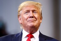 Trump gặp người ủng hộ tại Los Angeles hôm 14/11. Ảnh: Reuters.