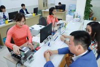 Ngân hàng dồn dập hạ lãi suất