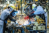 Nhu cầu thị trường giảm đang tác động tiêu cực đến hoạt động kinh doanh của nhiều doanh nghiệp lĩnh vực sản xuất.