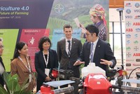 Thiết bị bay không người lái có thể giúp nông dân sản xuất nhỏ canh tác an toàn và tiết kiệm.