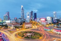 Chính phủ cần có cách tiếp cận thích hợp để không lấy luật pháp hiện hành điều chỉnh hành vi mới và không căn cứ vào luật pháp hiện hành để coi hành vi mới là vi phạm luật pháp, vì cả hai cách xử lý đó đều cản trở đổi mới và sáng tạo.