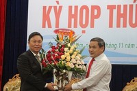 Ông Lê Trí Thanh (trái) được bầu giữ chức Chủ tịch UBND tỉnh Quảng Nam - Ảnh: VGP/Lưu Hương.