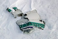 Một mảnh vỡ máy bay DC-10 trong thảm kịch năm 1979 trên núi Erebus ở Nam Cực. Ảnh: Phil Reid/Antarctica New Zealand.