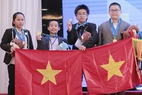 Học sinh Việt Nam giành huy chương vàng Khoa học tại IMSO 2019, chiều 30/11. Ảnh: Thanh Hằng