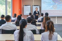 Song song với tuyển dụng, nhiều doanh nghiệp bảo hiểm nhân thọ đưa ra lộ trình đào tạo cụ thể dành cho đội ngũ tư vấn toàn thời gian.