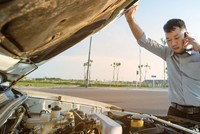 Cá nhân trực tiếp thực hiện hoạt động giám định tổn thất bảo hiểm phải có văn bằng từ cao đẳng trở lên phù hợp với lĩnh vực giám định.