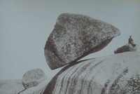 La Piedra Movediza được chụp vào khoảng năm 1890. Ảnh: Samuel Boote/Public Domain.