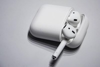 Tai nghe của Apple-món quà Giáng sinh nhiều bạn trẻ mong ước. (Ảnh minh họa: KT)