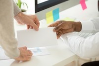 4 cách dùng tiền thưởng Tết