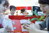 Mở rộng khách hàng là một trong những thách thức mà kênh bancassurance đang phải đối diện.