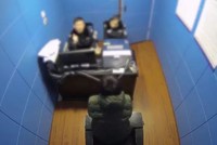 Chen khi bị cảnh sát thẩm vấn.