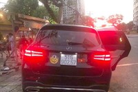 Xe ô tô gây tai nạn làm 2 người thương vong vào sáng 30/1.