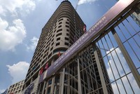 Landmark Holding (LMH) “rơi tõm” 25 phiên sàn: Chiến lược mới tạo bẫy giá cổ phiếu?