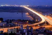 Cầu Vĩnh Tuy bắc qua sông Hồng. (Ảnh: Huy Hùng/TTXVN).