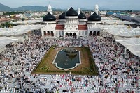 Nhà thờ Hồi giáo Baiturrahman tại thành phố  Banda Aceh 